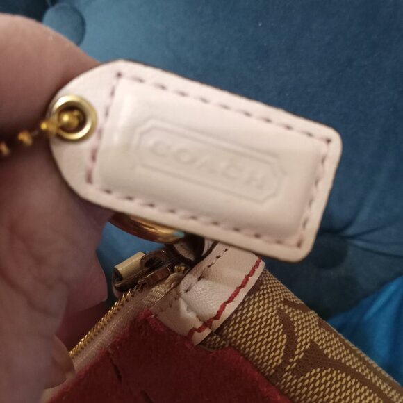 Vintage Limited Edition Coach Pouchette/Wristlet - Picture 8 of 12